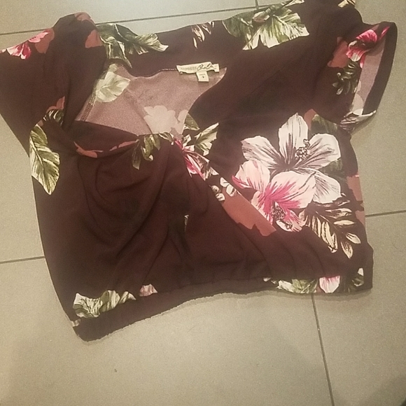 Shirt - Picture 3 of 4